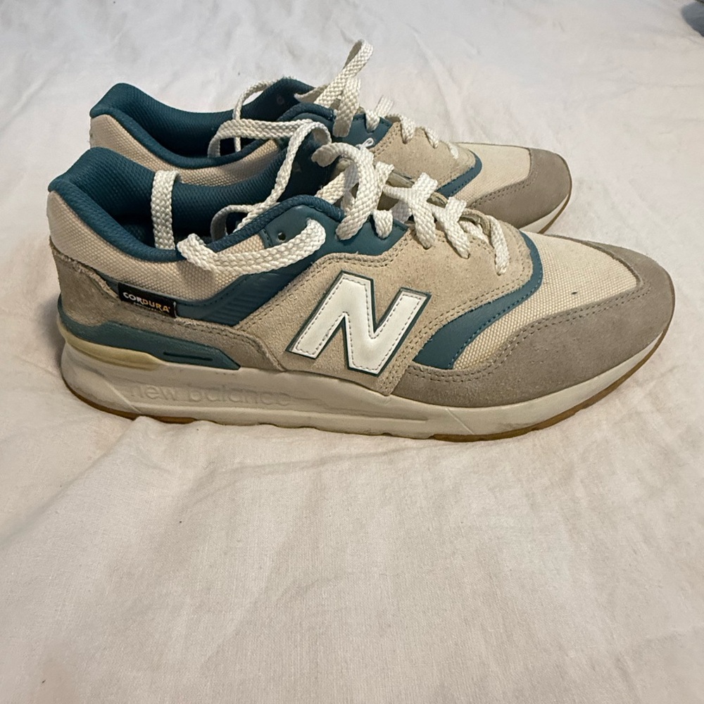 New Balance Cream and Teal Athletic Shoes